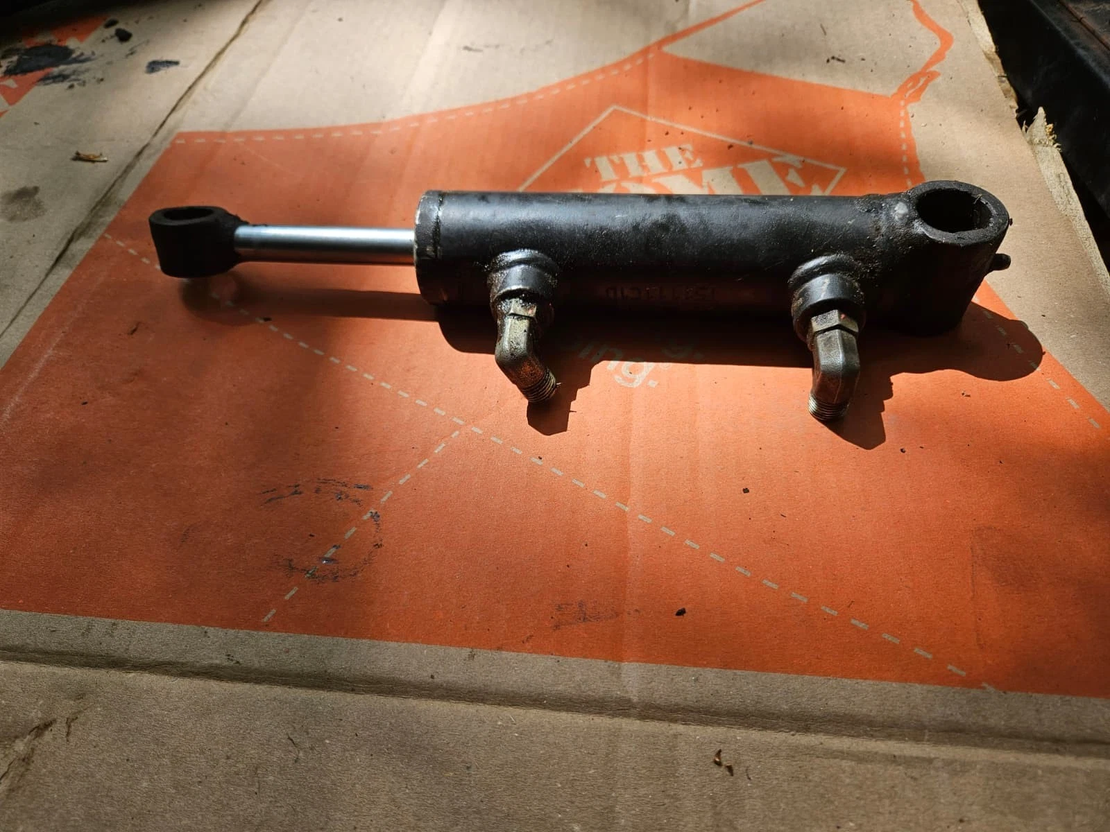 2006 Toro 5500-D Reelmaster Reel Lift Cylinder