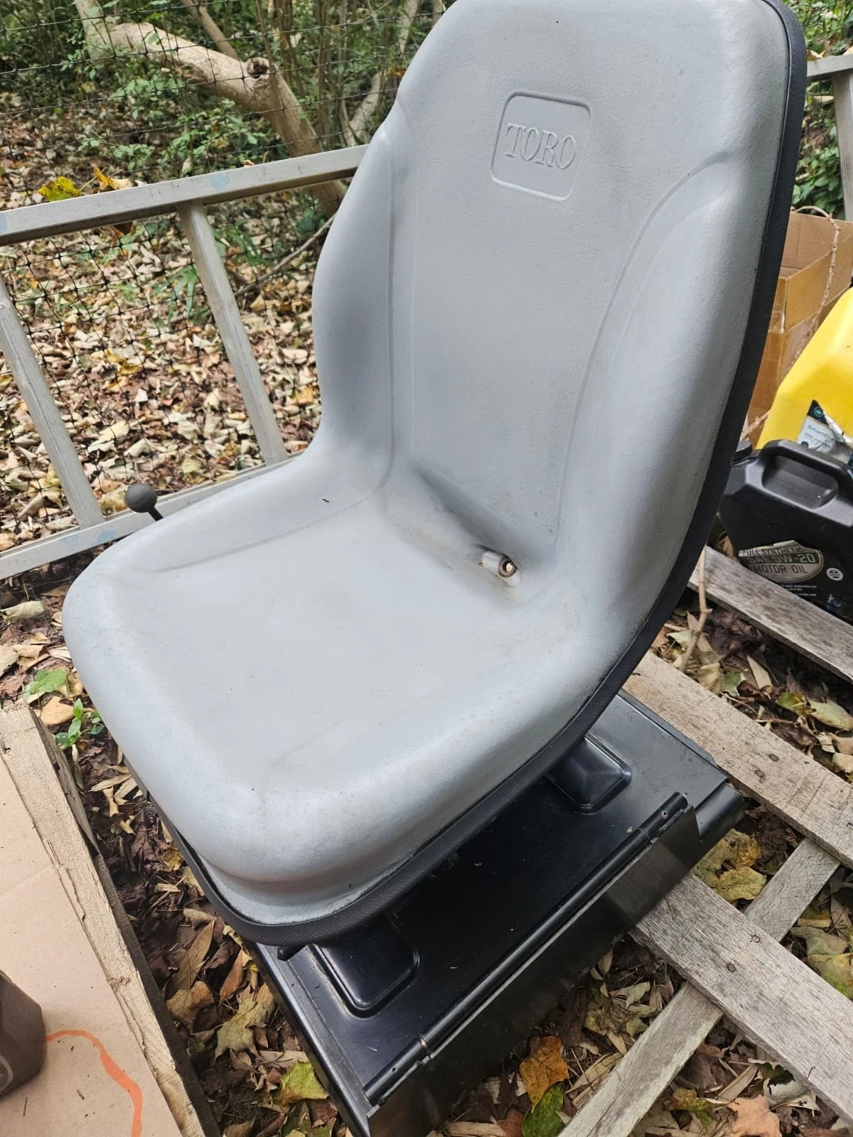 Toro Reel Master 550D High Back Seat With Bucket